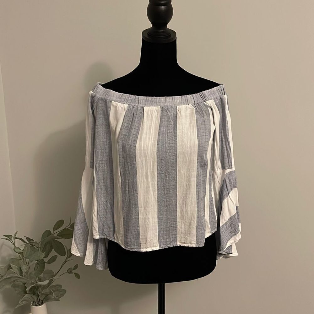 SEEK‎ the label Off Shoulder Top-Size Small
